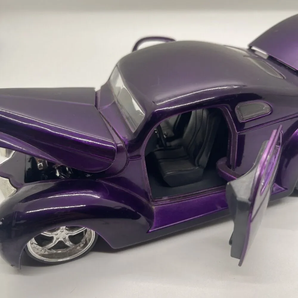 Jada Toys Custom Diecast 1/24 Pontiac Business Coupe w/ Opening Hood & Door